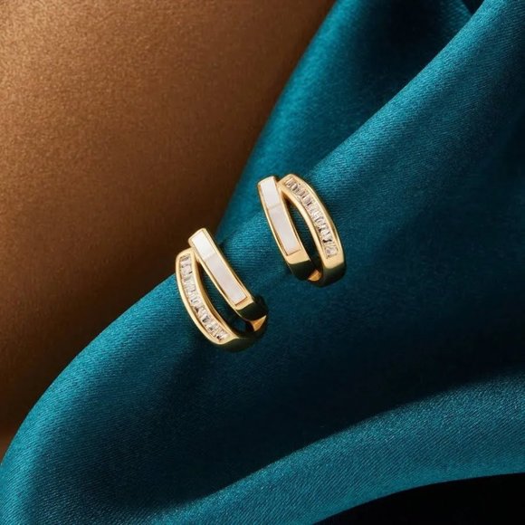 'Timeless Love' Pearl & Crystal Earrings - Picture 1 of 12